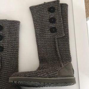 Size 9 Gray triple button sweater Ugg Boots.